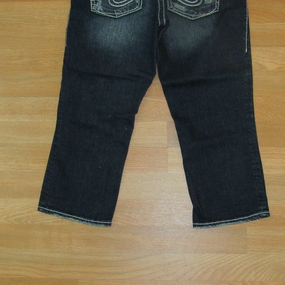 Silver "Suki Flap Capri" Jeans / Distressed and Glitter Pockets / 30 Waist - Picture 4 of 10